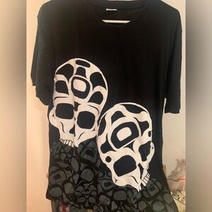 Oscardo Andy Everson Indigenous art skull two sided graphic t-shirt in size XL